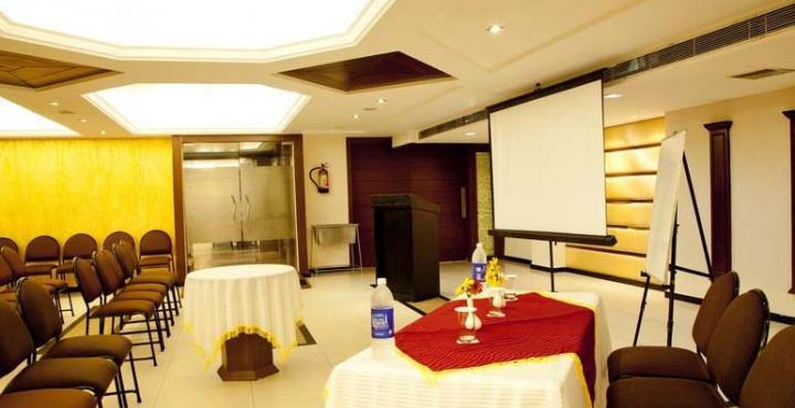 Hotel Klg International Zirakpur Kültér fotó