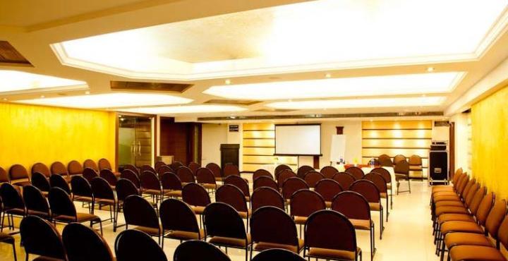 Hotel Klg International Zirakpur Kültér fotó