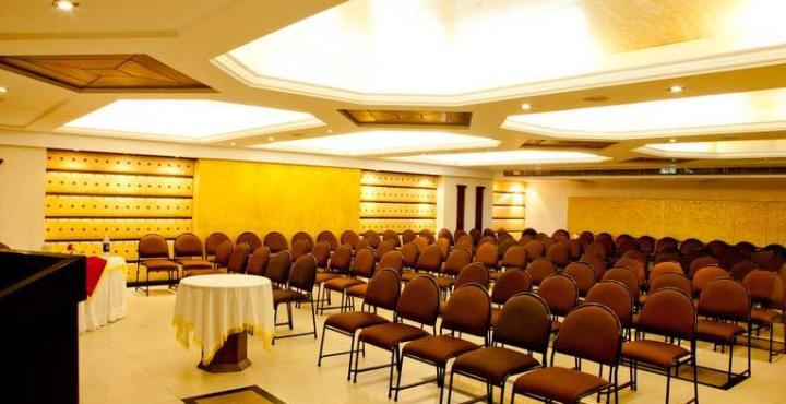 Hotel Klg International Zirakpur Kültér fotó