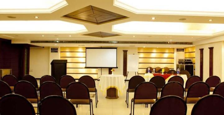Hotel Klg International Zirakpur Kültér fotó