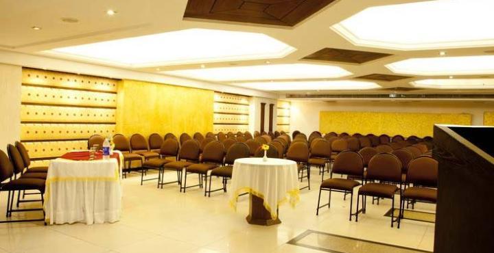 Hotel Klg International Zirakpur Kültér fotó