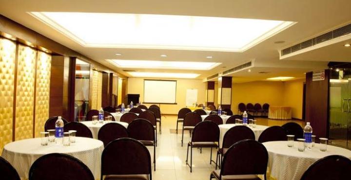 Hotel Klg International Zirakpur Kültér fotó