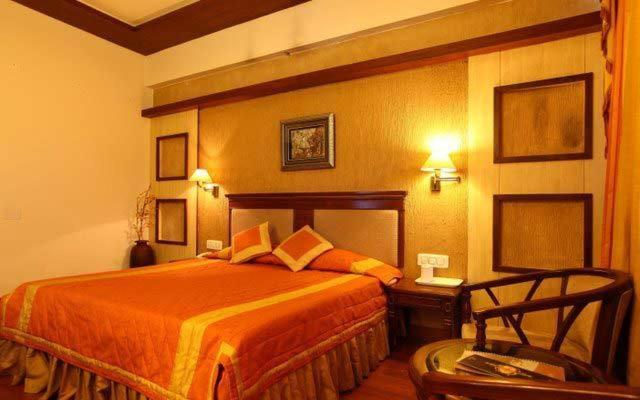 Hotel Klg International Zirakpur Kültér fotó