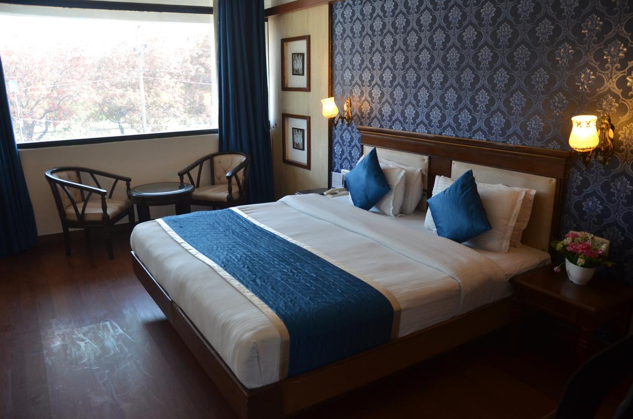 Hotel Klg International Zirakpur Kültér fotó
