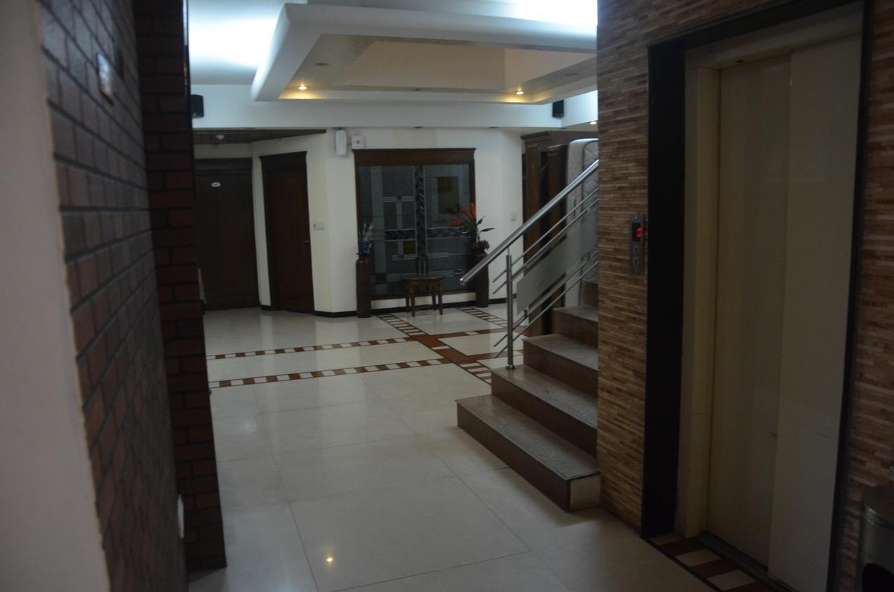 Hotel Klg International Zirakpur Kültér fotó