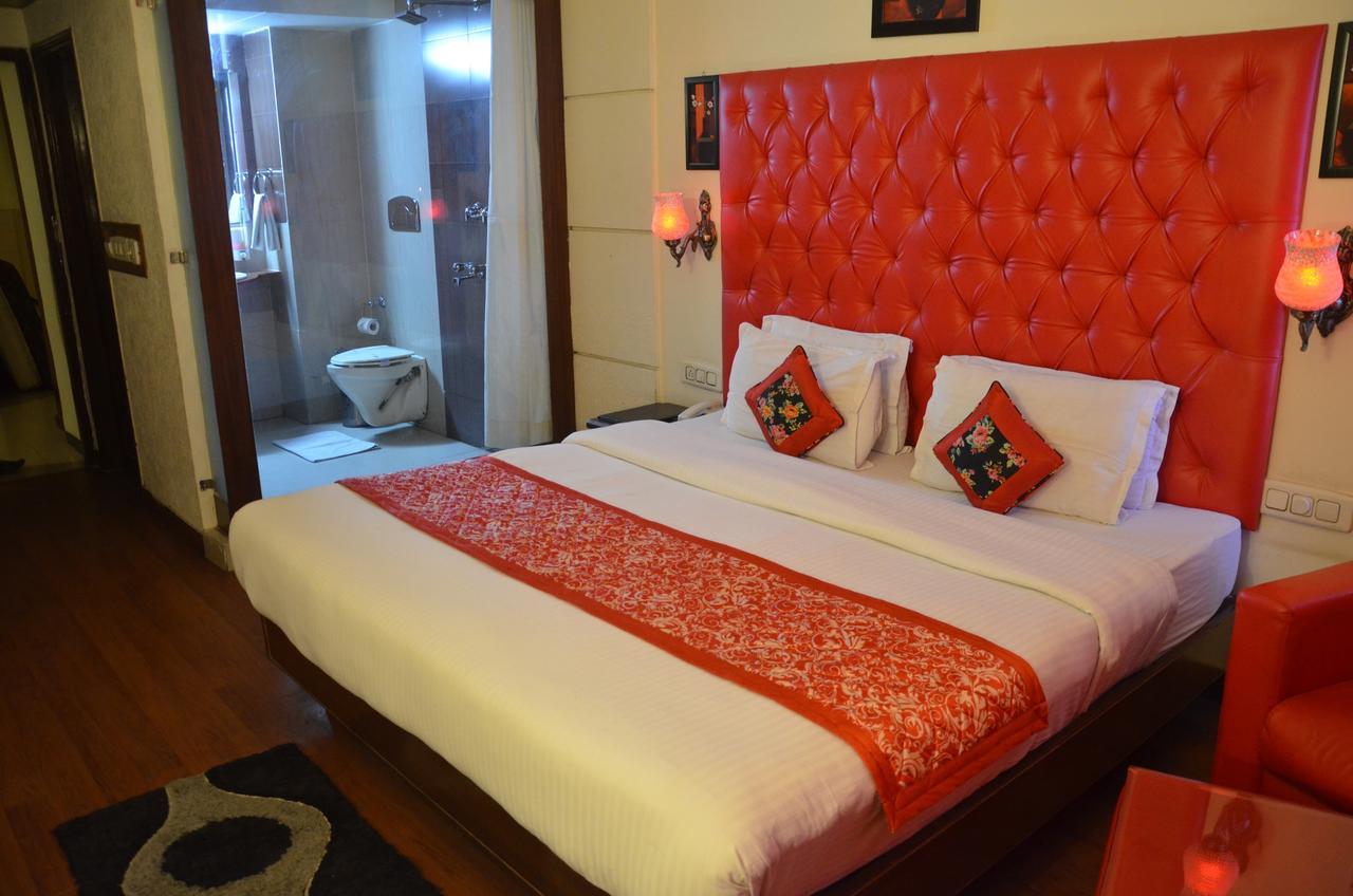Hotel Klg International Zirakpur Kültér fotó