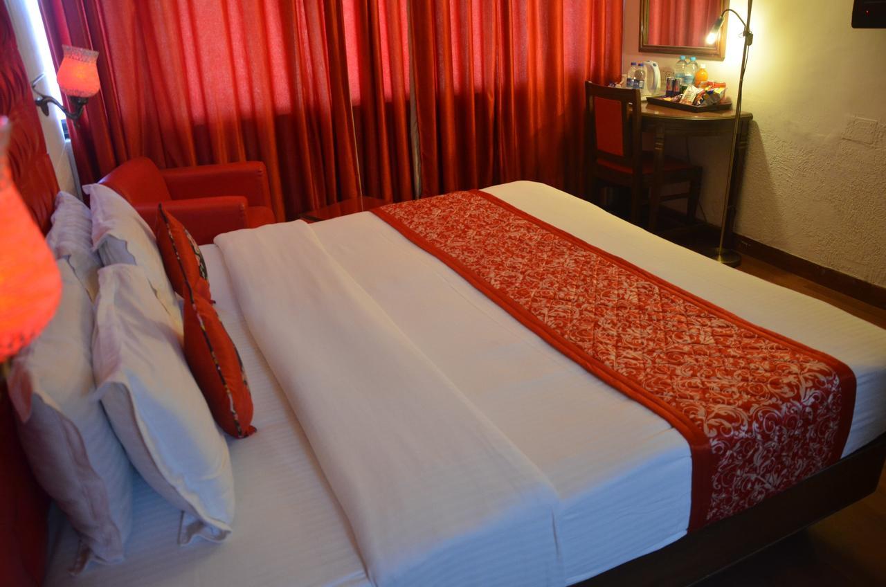 Hotel Klg International Zirakpur Kültér fotó