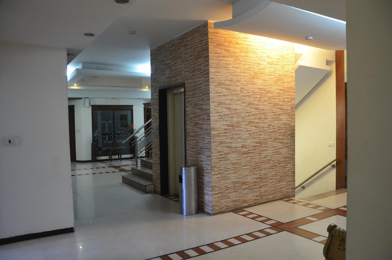 Hotel Klg International Zirakpur Kültér fotó
