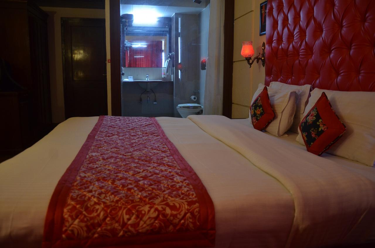 Hotel Klg International Zirakpur Kültér fotó