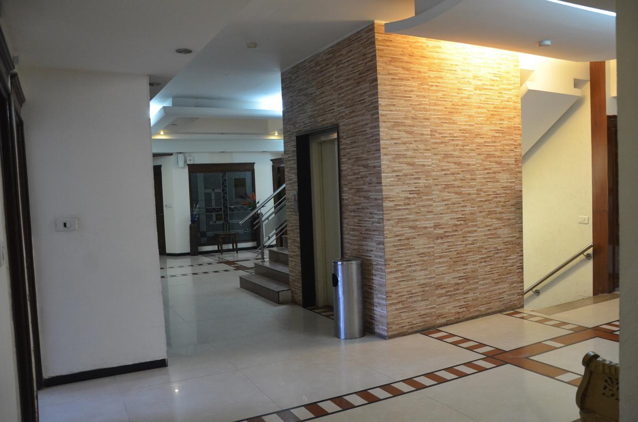Hotel Klg International Zirakpur Kültér fotó